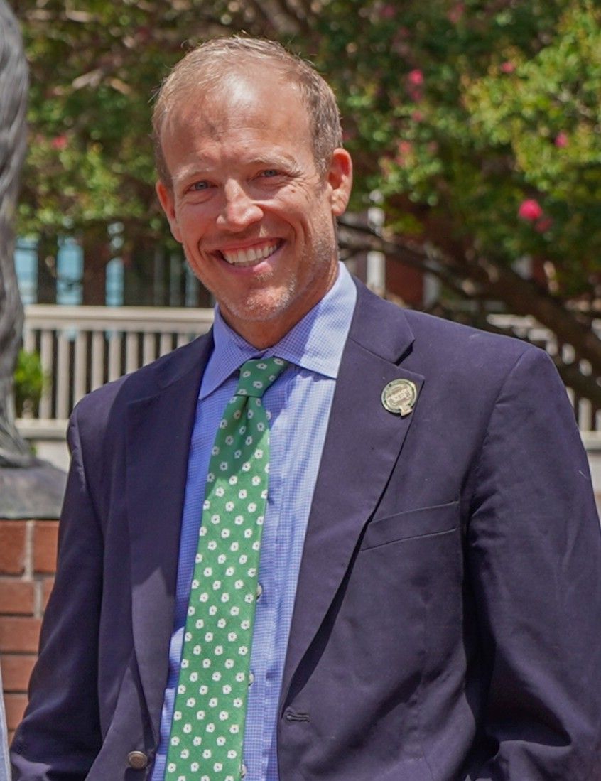 Ryan Hogan headshot