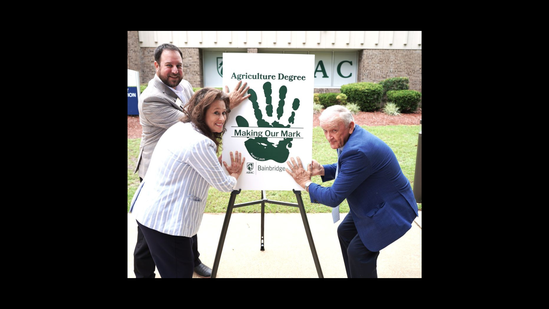 ABAC President Tracy Brundage is joined by Dr. Andrew Thoron (left), Dean of ABAC’s School of Agriculture and Natural Resources, and Georgia Farm Bureau President Tom McCall (right) to kick off the new agricultural degree offering on the college’s Bainbridge campus.